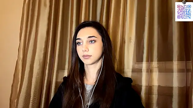 Snapshot of LinaMour chatting on November 2025 10:08:01 PM LinaMour online show from November 2025 10:08:01 PM