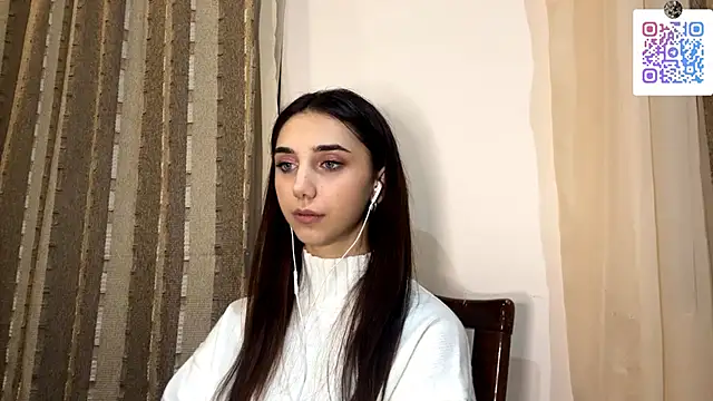 Snapshot of LinaMour chatting on November 2025 10:26:02 PM LinaMour online show from November 2025 10:26:02 PM