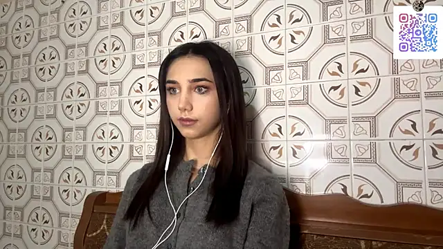 Snapshot of LinaMour chatting on November 2025 10:10:01 PM LinaMour online show from November 2025 10:10:01 PM