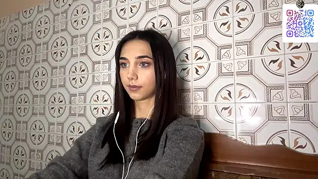 Snapshot of LinaMour chatting on November 2025 10:09:01 PM LinaMour online show from November 2025 10:09:01 PM