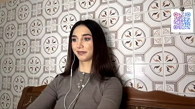 Snapshot of LinaMour chatting on November 2025 10:11:02 PM LinaMour online show from November 2025 10:11:02 PM