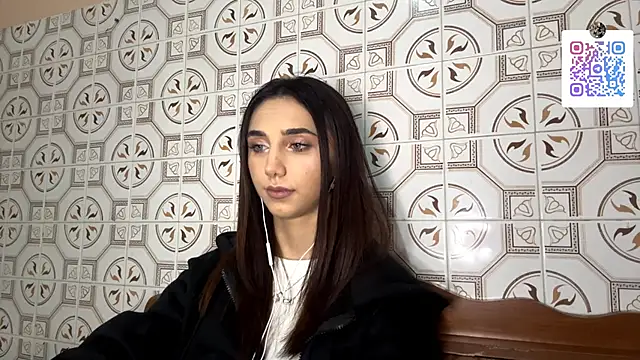 Snapshot of LinaMour chatting on November 2025 10:34:02 PM LinaMour online show from November 2025 10:34:02 PM