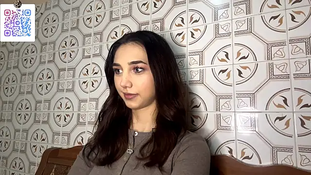 Snapshot of LinaMour chatting on December 2025 10:15:02 PM LinaMour online show from December 2025 10:15:02 PM