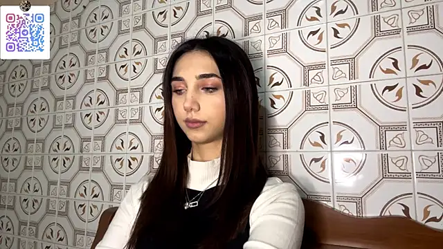 Snapshot of LinaMour chatting on December 2025 10:15:01 PM LinaMour online show from December 2025 10:15:01 PM