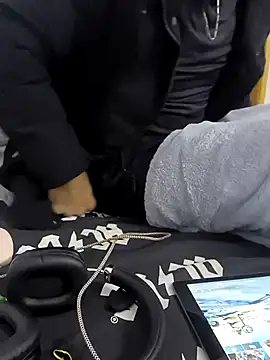 yazinyazin1 online show from December 2025 01:16:02 PM