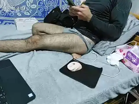 yazinyazin1 online show from February 2026 07:54:02 PM