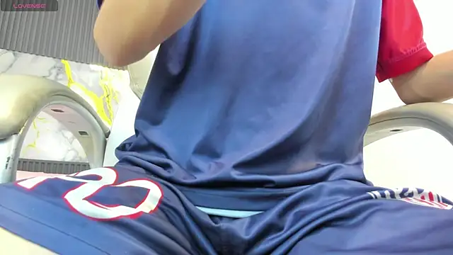 SantiagoRusso18 online show from November 2025 12:38:02 PM