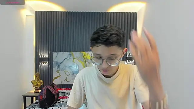 SantiagoRusso18 online show from December 2025 12:42:02 PM