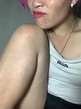 Snapshot of tuyetnhi-00 chatting on October 2025 04:37:01 PM tuyetnhi-00 online show from October 2025 04:37:01 PM