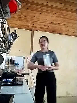 Snapshot of tuyetnhi-00 chatting on October 2025 05:28:02 AM tuyetnhi-00 online show from October 2025 05:28:02 AM