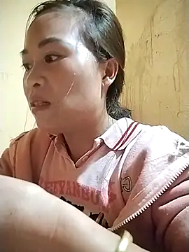 Snapshot of tuyetnhi-00 chatting on October 2025 04:57:02 AM tuyetnhi-00 online show from October 2025 04:57:02 AM