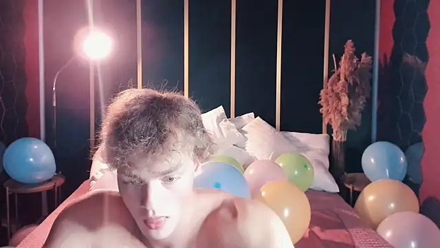 ChaseMuscular online show from September 2025 11:56:01 AM