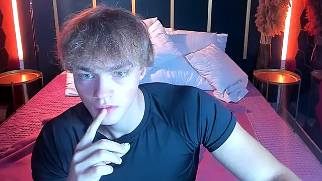 ChaseMuscular online show from September 2025 10:29:01 AM