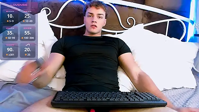 ChaseMuscular online show from December 2025 12:44:02 PM