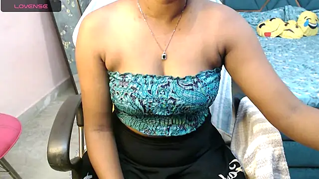 Snapshot of hot_riaa25 chatting on September 2025 05:47:02 PM hot riaa25 online show from September 2025 05:47:02 PM