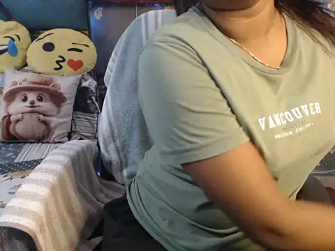 Snapshot of hot_riaa25 chatting on October 2025 06:18:02 PM hot riaa25 online show from October 2025 06:18:02 PM