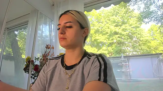 Snapshot of Ella_Vee chatting on May 2026 06:08:01 AM Ella Vee online show from May 2026 06:08:01 AM