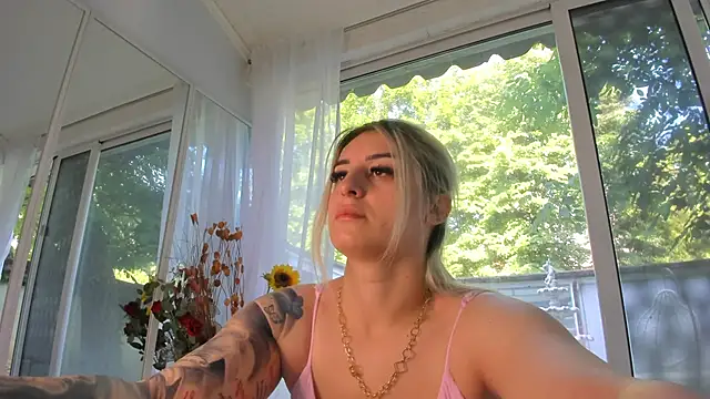 Snapshot of Ella_Vee chatting on May 2026 05:46:01 AM Ella Vee online show from May 2026 05:46:01 AM