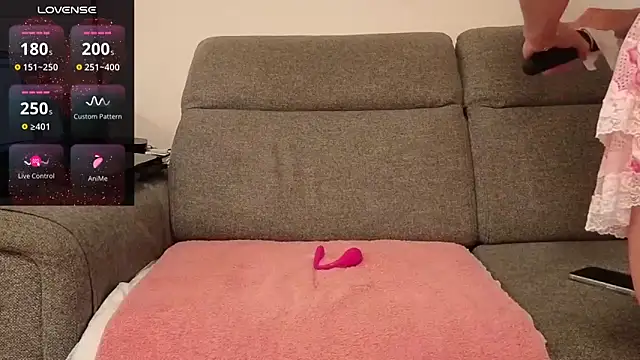 Lapetitefrenchie83 online show from April 2026 08:52:02 AM