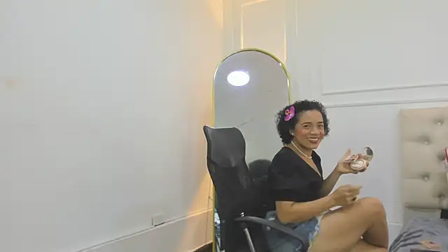 Snapshot of charlotte_dante212 chatting on January 2026 04:17:01 AM charlotte dante212 online show from January 2026 04:17:01 AM