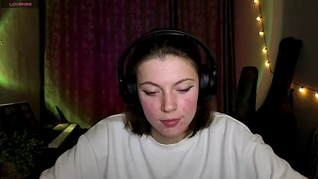 CutieAnny online show from February 2026 08:16:02 PM