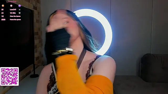 EvaBlimey online show from September 2025 05:08:01 AM