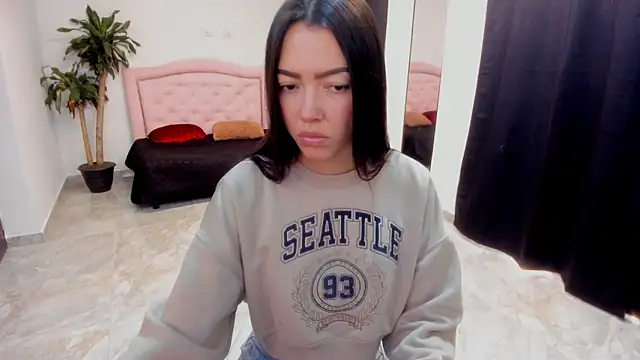 Snapshot of fox_valerie chatting on November 2025 02:19:02 PM fox valerie online show from November 2025 02:19:02 PM