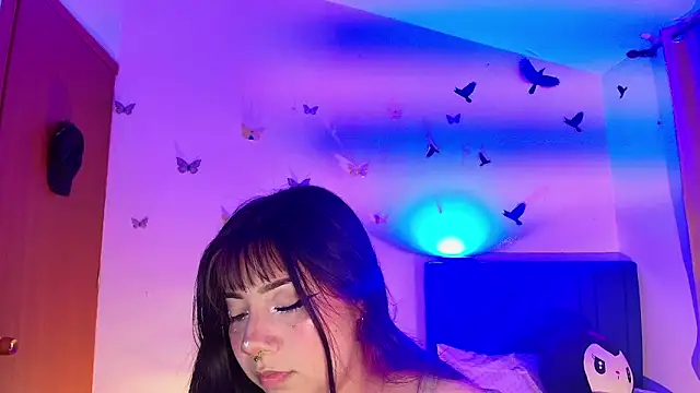 Snapshot of annie-russel chatting on November 2025 09:05:02 PM annie-russel online show from November 2025 09:05:02 PM