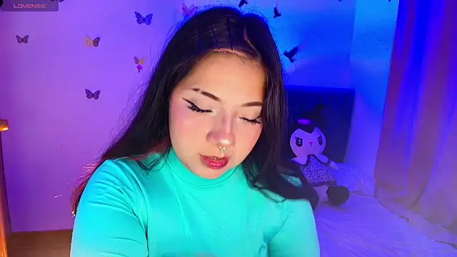 Snapshot of annie-russel chatting on November 2025 07:11:02 AM annie-russel online show from November 2025 07:11:02 AM