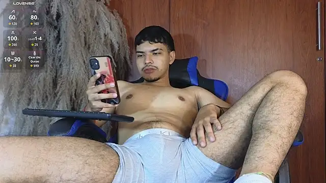 Snapshot of Snowlann chatting on October 2025 06:42:02 AM Snowlann online show from October 2025 06:42:02 AM