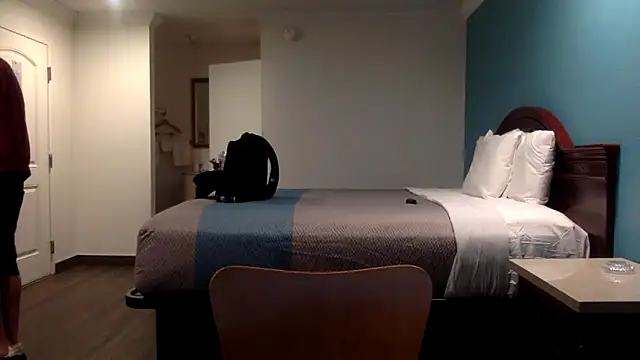 Snapshot of DrewTheTOP chatting on September 2025 08:27:02 AM DrewTheTOP online show from September 2025 08:27:02 AM