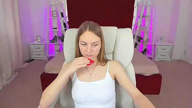Snapshot of MilaAddams chatting on June 2026 02:33:01 PM MilaAddams online show from June 2026 02:33:01 PM