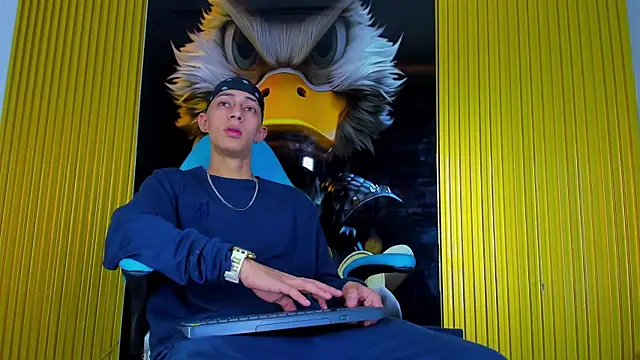 Dante Brown1  online show from November 2025 07:57:01 PM