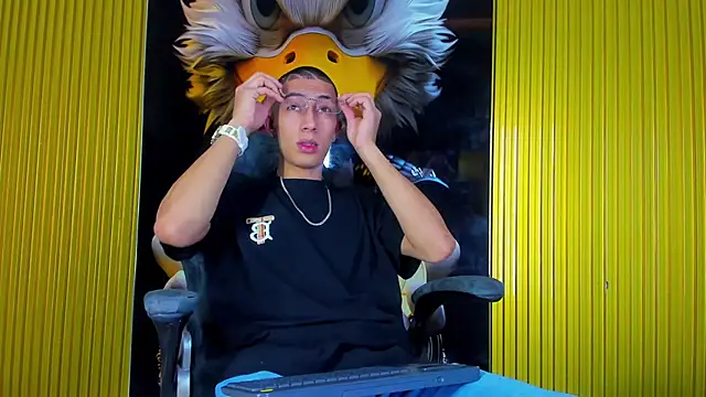 Dante Brown1  online show from November 2025 10:31:01 PM