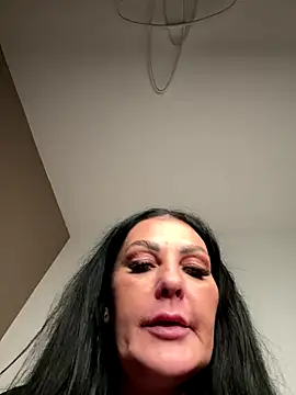 Snapshot of Nola_Luxx-offiziell chatting on December 2025 06:03:02 PM Nola Luxx-offiziell online show from December 2025 06:03:02 PM