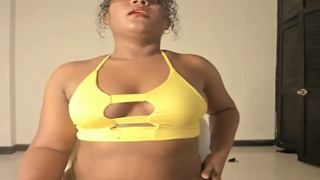 CAROLINNAGOMEZ online show from October 2025 01:15:01 AM