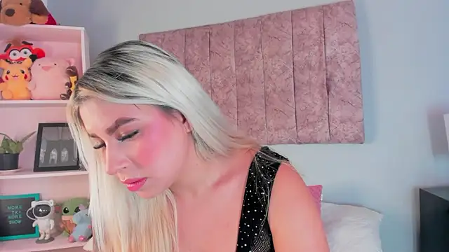 naomi sanz online show from October 2025 07:34:01 PM