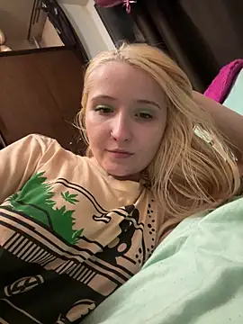 Snapshot of Milana_Key chatting on November 2025 08:41:02 PM Milana Key online show from November 2025 08:41:02 PM