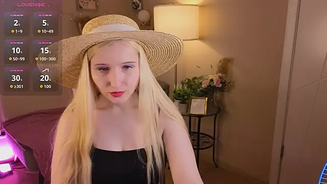 Snapshot of Milana_Key chatting on November 2025 12:13:01 AM Milana Key online show from November 2025 12:13:01 AM