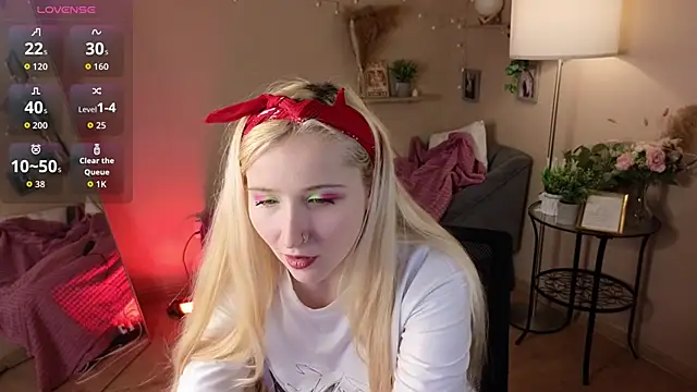 Snapshot of Milana_Key chatting on November 2025 10:03:02 PM Milana Key online show from November 2025 10:03:02 PM