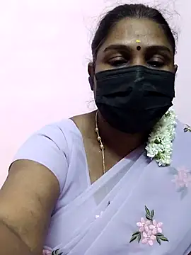 Snapshot of Tamil_Azhaghi25 chatting on October 2025 06:02:01 PM Tamil Azhaghi25 online show from October 2025 06:02:01 PM