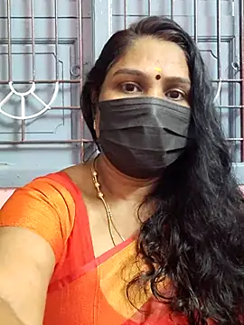 Snapshot of Tamil_Azhaghi25 chatting on October 2025 05:14:01 PM Tamil Azhaghi25 online show from October 2025 05:14:01 PM