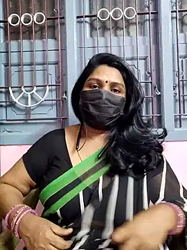 Snapshot of Tamil_Azhaghi25 chatting on November 2025 07:23:02 PM Tamil Azhaghi25 online show from November 2025 07:23:02 PM