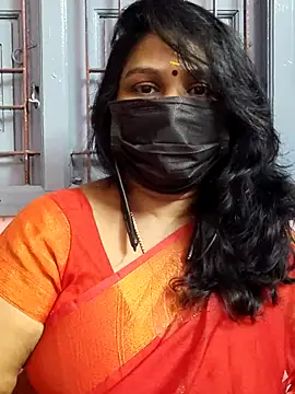 Snapshot of Tamil_Azhaghi25 chatting on November 2025 06:28:01 PM Tamil Azhaghi25 online show from November 2025 06:28:01 PM