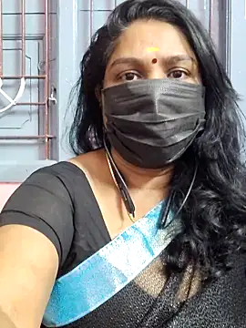 Snapshot of Tamil_Azhaghi25 chatting on December 2025 06:36:02 PM Tamil Azhaghi25 online show from December 2025 06:36:02 PM