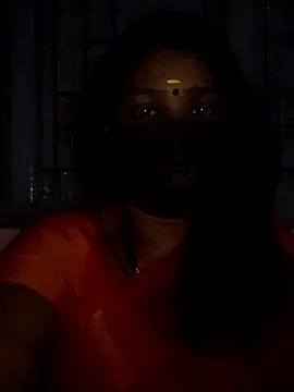 Snapshot of Tamil_Azhaghi25 chatting on December 2025 06:50:01 PM Tamil Azhaghi25 online show from December 2025 06:50:01 PM