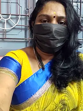 Snapshot of Tamil_Azhaghi25 chatting on December 2025 07:32:01 PM Tamil Azhaghi25 online show from December 2025 07:32:01 PM