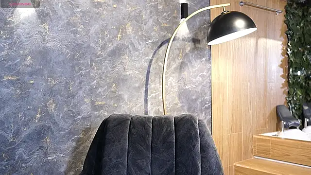 Tayler Kim online show from October 2025 06:35:02 PM