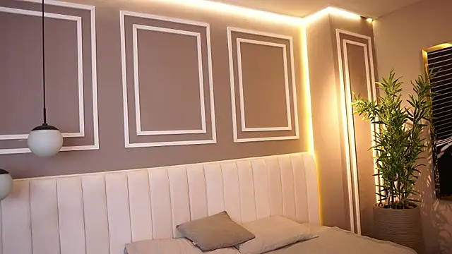 Tayler Kim online show from November 2025 06:34:02 PM