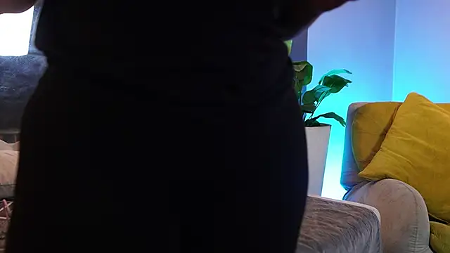 Tayler Kim online show from February 2026 06:23:01 PM